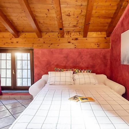 Dimora Gilles Aosta Valley Бар Экстерьер фото